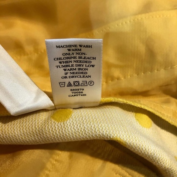 Ann Taylor Yellow Polka Dot Signature Shorts Size 2 EUC - Picture 2 of 9